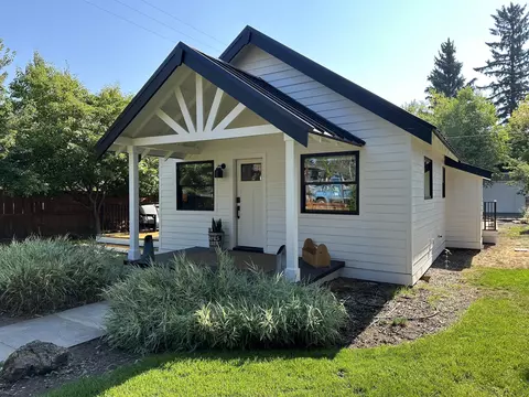 852 NW Columbia St, Bend, OR 97703