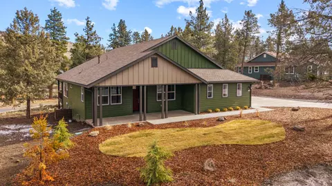 1205 Vine Maple Dr, Klamath Falls, OR 97601