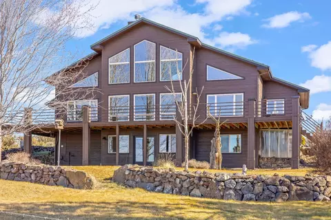 1164 SW Parrish Ln, Powell Butte, OR 97753