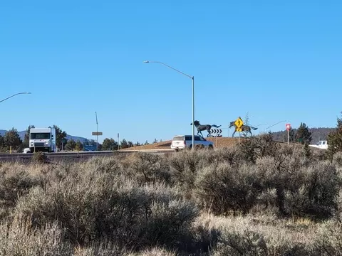 319 SW Tom Mccall Rd, Prineville, OR 97754