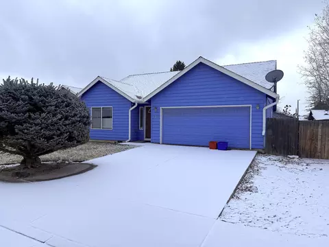 2958 SW Peridot Ave, Redmond, OR 97756