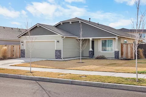 3537 NW 10th Pl, Redmond, OR 97756