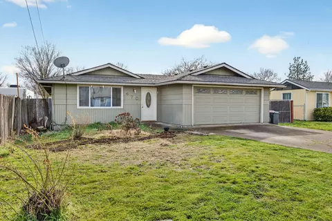 470 De Barr Ave, Medford, OR 97501