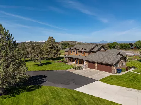 6419 NE Juniper Ridge Rd, Redmond, OR 97756