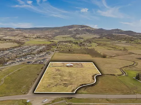 3700 Coal Mine Rd, Medford, OR 97504