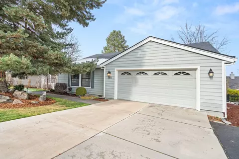 2435 Heritage Way, Medford, OR 97504