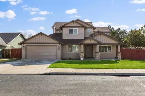 2146 NW 22nd St, Redmond, OR 97756