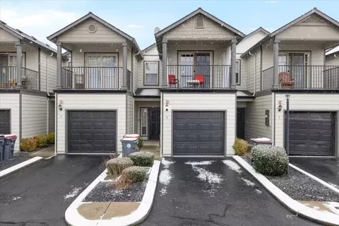 2210 E Barnett Rd #6, Medford, OR 97504