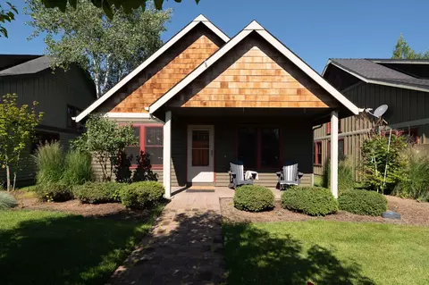 335 S Cottonwood St, Sisters, OR 97759