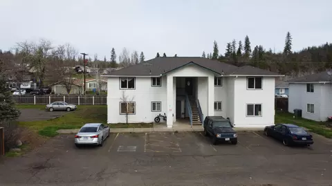 50 Dion Ct, Shady Cove, OR 97539