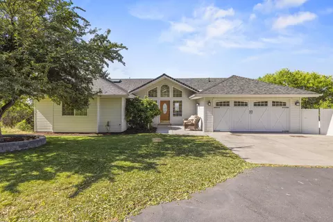 1710 Alisa Ln, Klamath Falls, OR 97601
