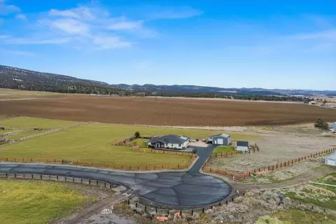 8933 NW Elizabeth Way, Prineville, OR 97754
