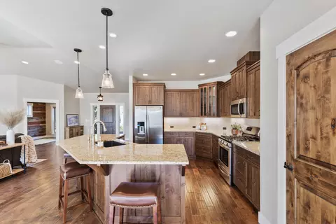 2927 NW Celilo Ln, Bend, OR 97703 | MLS# 220215739 | 42 Photos