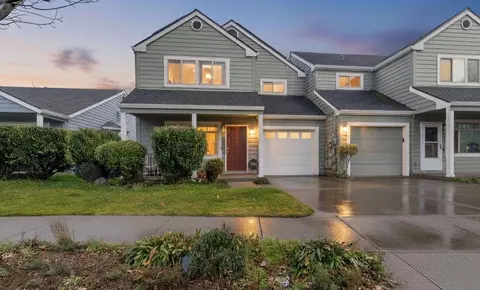144 Crocker St, Ashland, OR 97520
