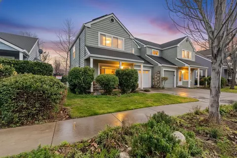 144 Crocker St, Ashland, OR 97520