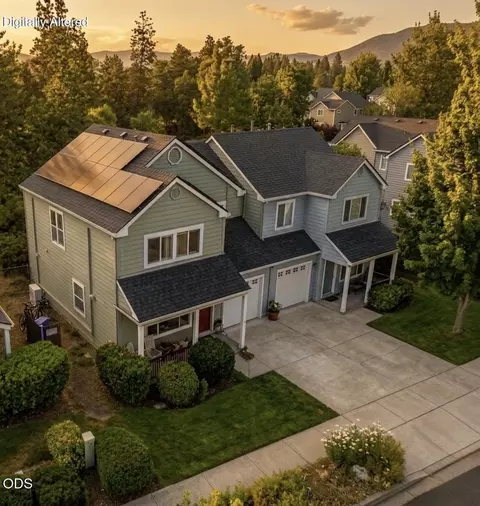 144 Crocker St, Ashland, OR 97520