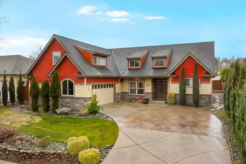 279 Robert Trent Jones Blvd, Eagle Point, OR 97524