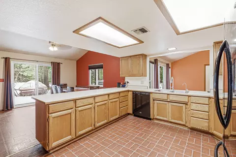 260 Mcmullen Creek Rd, Selma, OR 97538