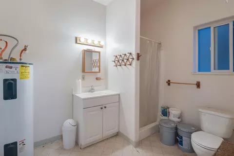 Bath - 14731 Longleaf Pne, La Pine, OR 97739 photo 4 of 4