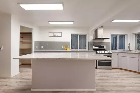 Kitchen - 14731 Longleaf Pne, La Pine, OR 97739 photo 5 of 5