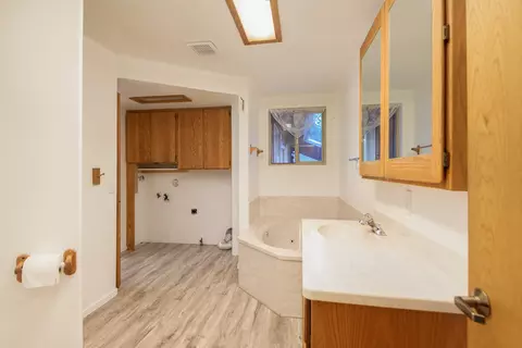 Bath - 14731 Longleaf Pne, La Pine, OR 97739 photo 1 of 4