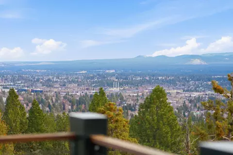 View/Area - 1627 NW Summit Dr, Bend, OR 97703 photo 6 of 6