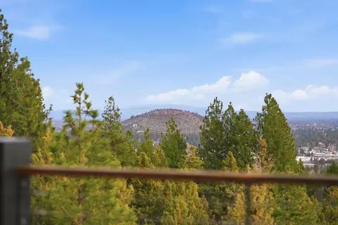 View/Area - 1627 NW Summit Dr, Bend, OR 97703 photo 3 of 6