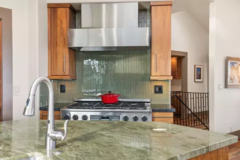 Kitchen - 1627 NW Summit Dr, Bend, OR 97703 photo 6 of 19