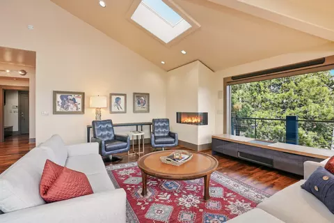 Living - 1627 NW Summit Dr, Bend, OR 97703 photo 4 of 10