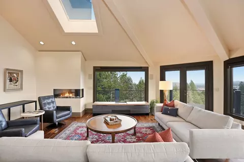 Living - 1627 NW Summit Dr, Bend, OR 97703 photo 8 of 10