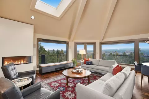 Living - 1627 NW Summit Dr, Bend, OR 97703 photo 1 of 10