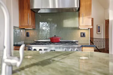Kitchen - 1627 NW Summit Dr, Bend, OR 97703 photo 15 of 19