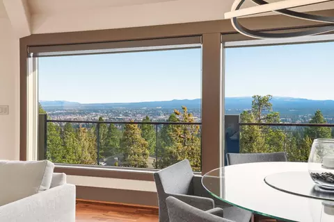 Dining - 1627 NW Summit Dr, Bend, OR 97703 photo 2 of 4