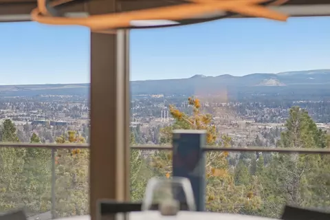 View/Area - 1627 NW Summit Dr, Bend, OR 97703 photo 4 of 6