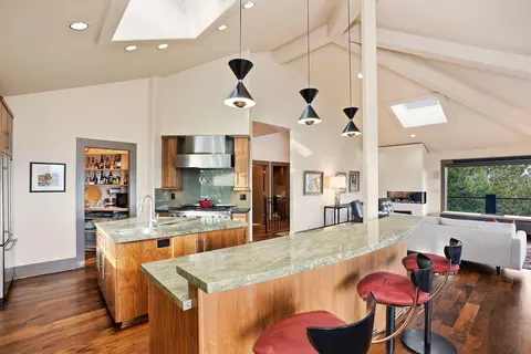 Kitchen - 1627 NW Summit Dr, Bend, OR 97703 photo 10 of 19