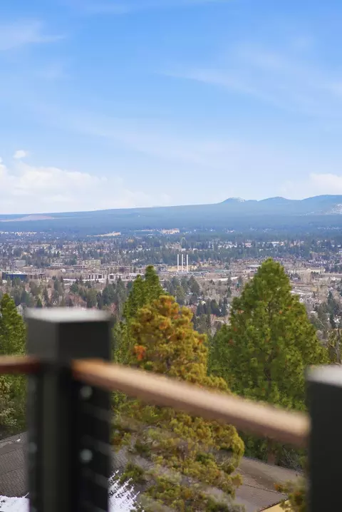 View/Area - 1627 NW Summit Dr, Bend, OR 97703 photo 5 of 6