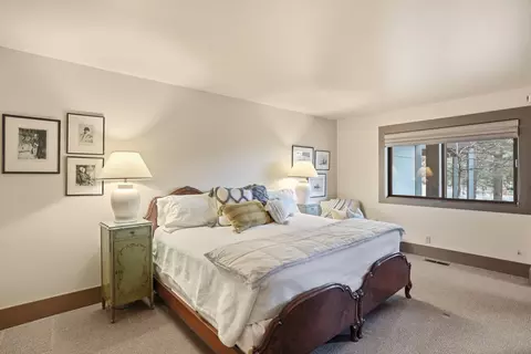Bedroom - 1627 NW Summit Dr, Bend, OR 97703 photo 4 of 5