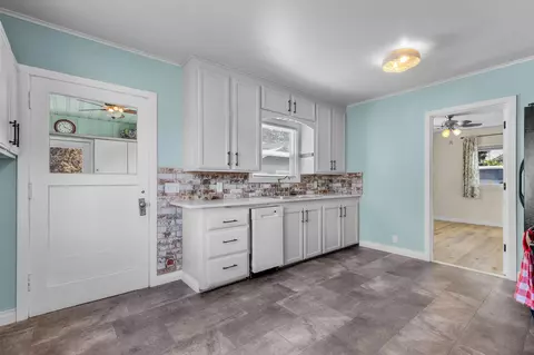Kitchen - 924 NE 9th St, Bend, OR 97701 photo 1 of 4