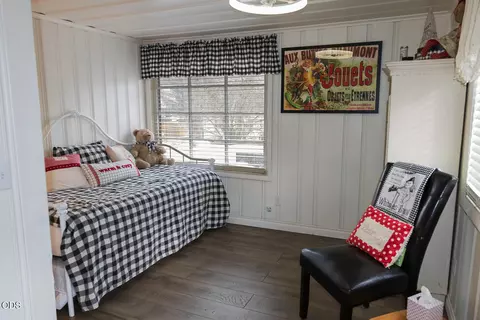 Bedroom - 924 NE 9th St, Bend, OR 97701 photo 10 of 10