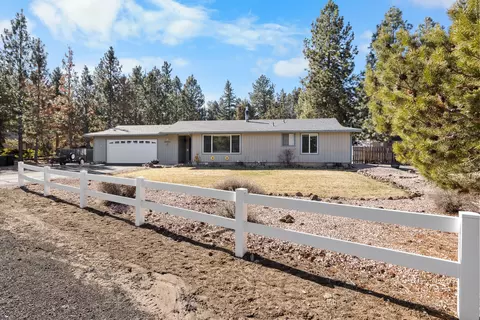 60761 Country Club Dr, Bend, OR 97702