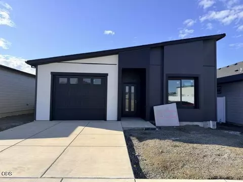 633 Terrazzo Way, Medford, OR 97501