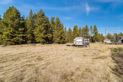 16962 Elsinore Rd, Bend, OR 97707 photo 5