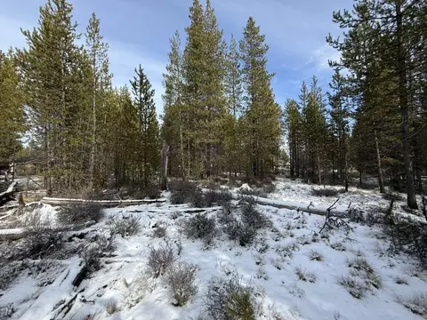 52842 Bridge Dr, La Pine, OR 97739