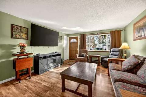 Living - 318 S Buchanan Ave, Eagle Point, OR 97524 photo 1 of 3