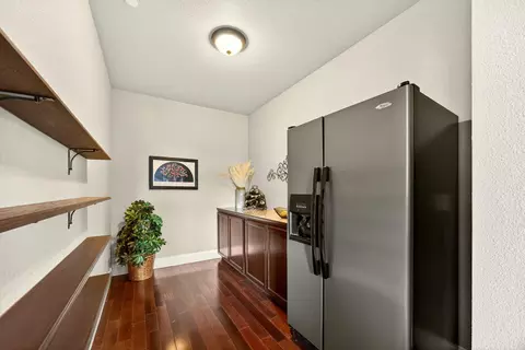 Entry Way - 817 Amerman Dr, Phoenix, OR 97535 photo 4 of 8