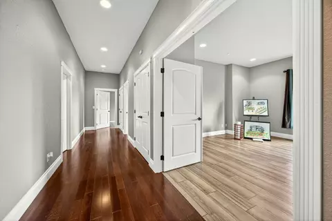 Entry Way - 817 Amerman Dr, Phoenix, OR 97535 photo 7 of 8