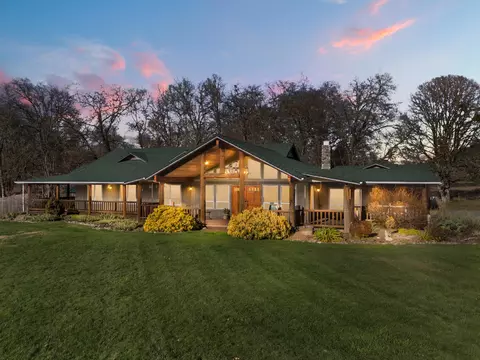 448 Ferry Rd, Grants Pass, OR 97526