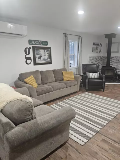Living - 35956 Kenyon Trl, Bly, OR 97622 photo 1 of 1