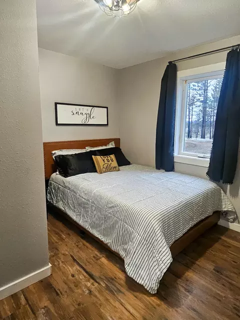 Bedroom - 35956 Kenyon Trl, Bly, OR 97622 photo 1 of 1