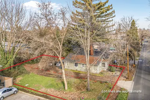 108 Cottage St, Medford, OR 97504